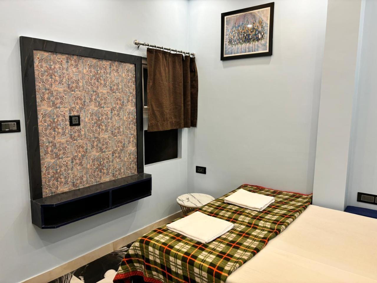 Holy City Inn Varanasi Exterior photo