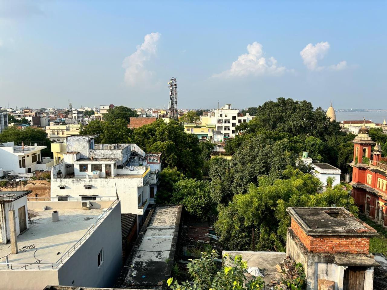 Holy City Inn Varanasi Exterior photo