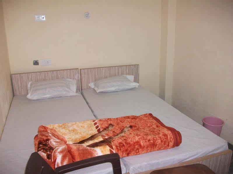 Holy City Inn Varanasi Exterior photo